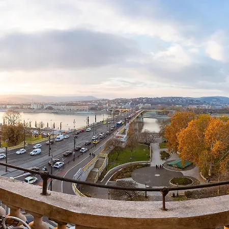 Magical Danube View In A Spacious Two Bedroom Next To Parliament *