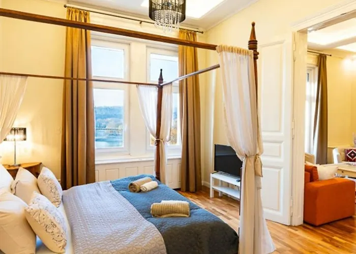 Magical Danube View In A Spacious Two Bedroom Next To Parliament アパート *