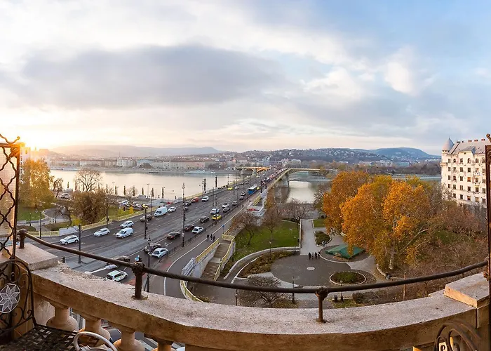 Magical Danube View In A Spacious Two Bedroom Next To Parliament *