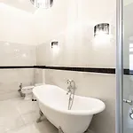 Magical Danube View In A Spacious Two Bedroom Next To Parliament Appartement Budapest