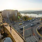 Appartement Magical Danube View In A Spacious Two Bedroom Next To Parliament