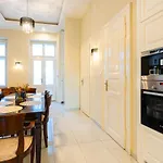 Magical Danube View In A Spacious Two Bedroom Next To Parliament *