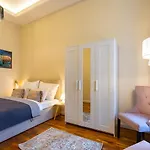 Appartement Magical Danube View In A Spacious Two Bedroom Next To Parliament