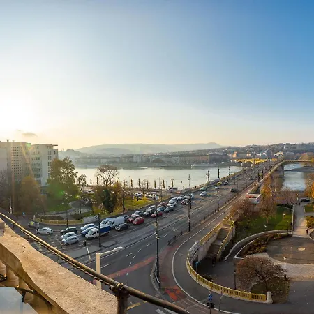 Magical Danube View In A Spacious Two Bedroom Next To Parliament Apartment
