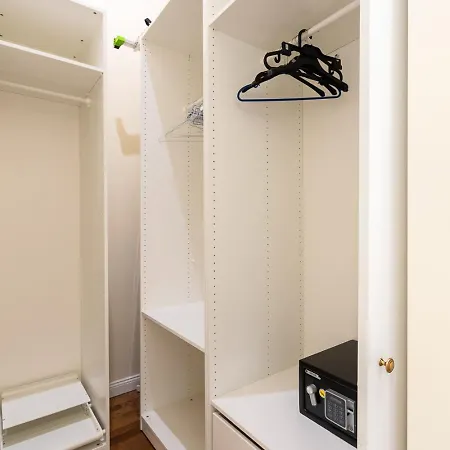 Апартаменты Magical Danube View In A Spacious Two Bedroom Next To Parliament *