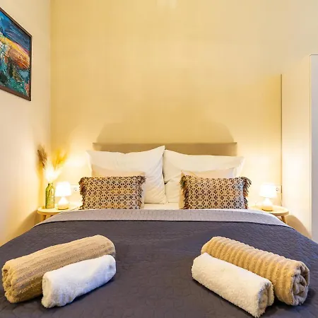 Magical Danube View In A Spacious Two Bedroom Next To Parliament * Будапешт