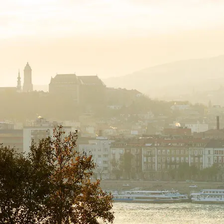 Magical Danube View In A Spacious Two Bedroom Next To Parliament Апартаменты Будапешт