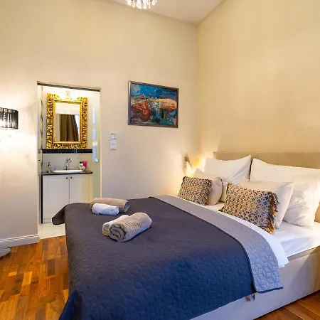 Magical Danube View In A Spacious Two Bedroom Next To Parliament *