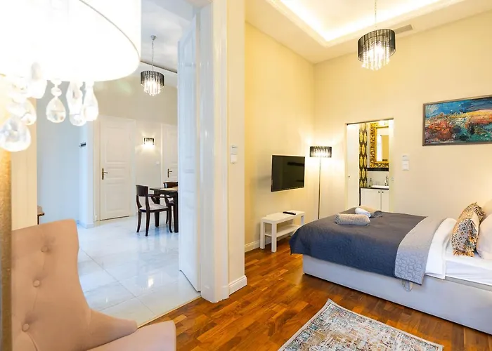 Magical Danube View In A Spacious Two Bedroom Next To Parliament Budapest