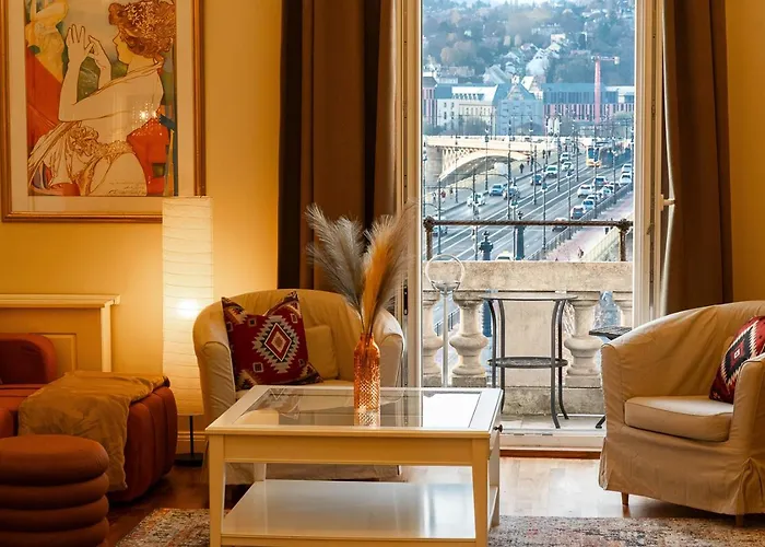 Magical Danube View In A Spacious Two Bedroom Next To Parliament Lejlighed Budapest