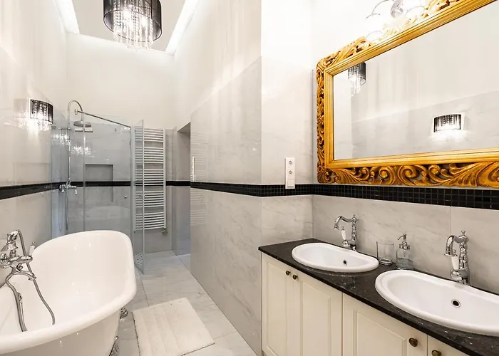 Magical Danube View In A Spacious Two Bedroom Next To Parliament * Budapest