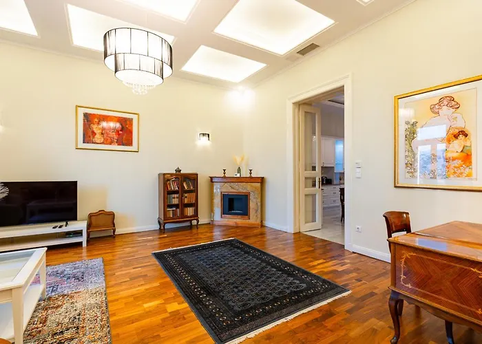 Magical Danube View In A Spacious Two Bedroom Next To Parliament * Budapest