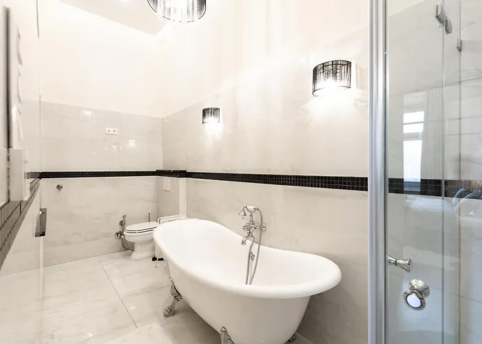 Magical Danube View In A Spacious Two Bedroom Next To Parliament Apartament Budapesta