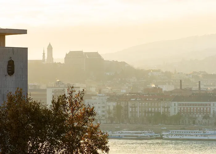 Magical Danube View In A Spacious Two Bedroom Next To Parliament Lejlighed Budapest