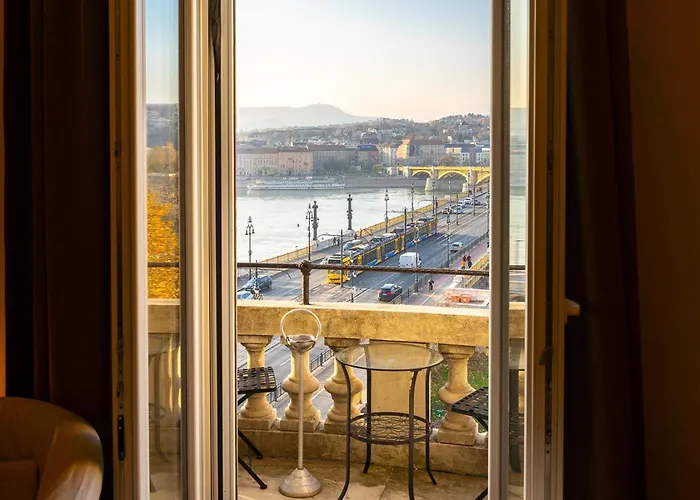 Lejlighed Magical Danube View In A Spacious Two Bedroom Next To Parliament Budapest