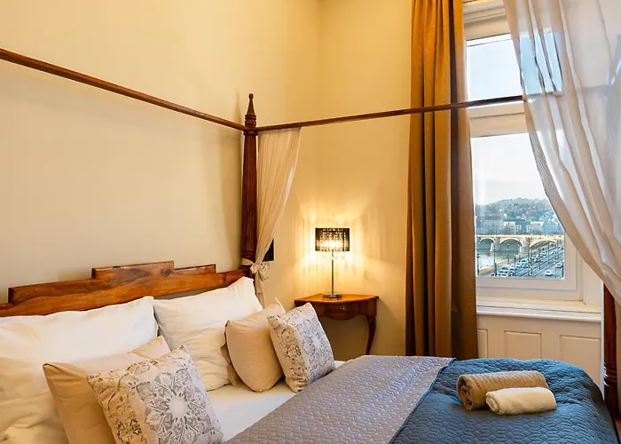 Magical Danube View In A Spacious Two Bedroom Next To Parliament 아파트 *