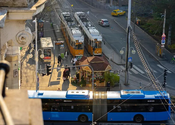 아파트 Magical Danube View In A Spacious Two Bedroom Next To Parliament *