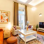 Διαμέρισμα Magical Danube View In A Spacious Two Bedroom Next To Parliament *