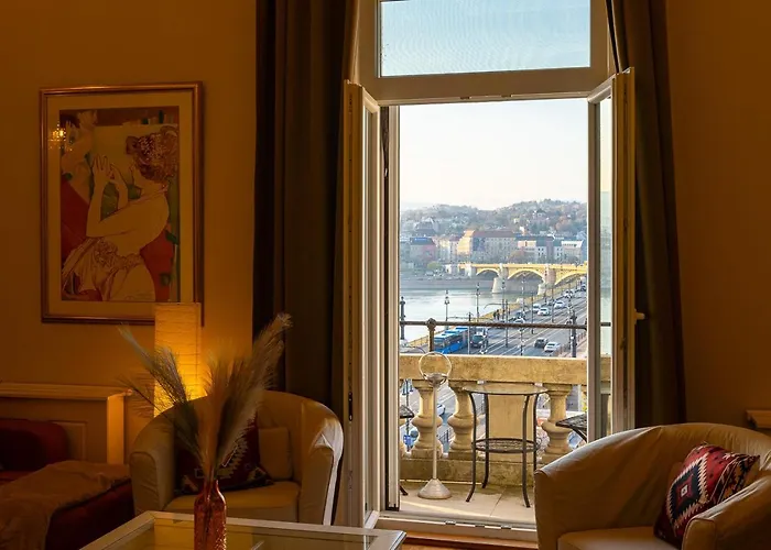 Διαμέρισμα Magical Danube View In A Spacious Two Bedroom Next To Parliament Βουδαπέστη